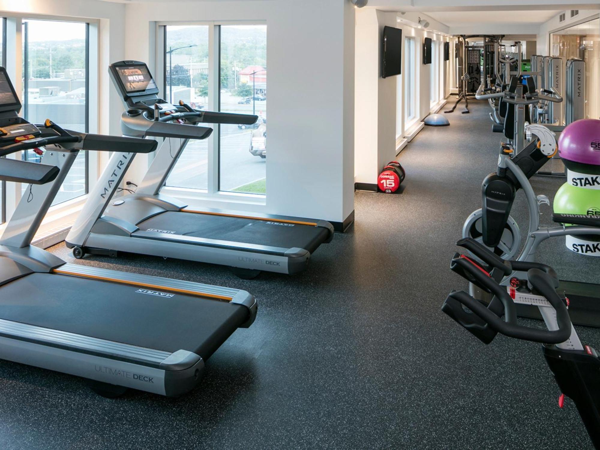 Otl Gouverneur Sherbrooke Exteriér fotografie The gym at the hotel