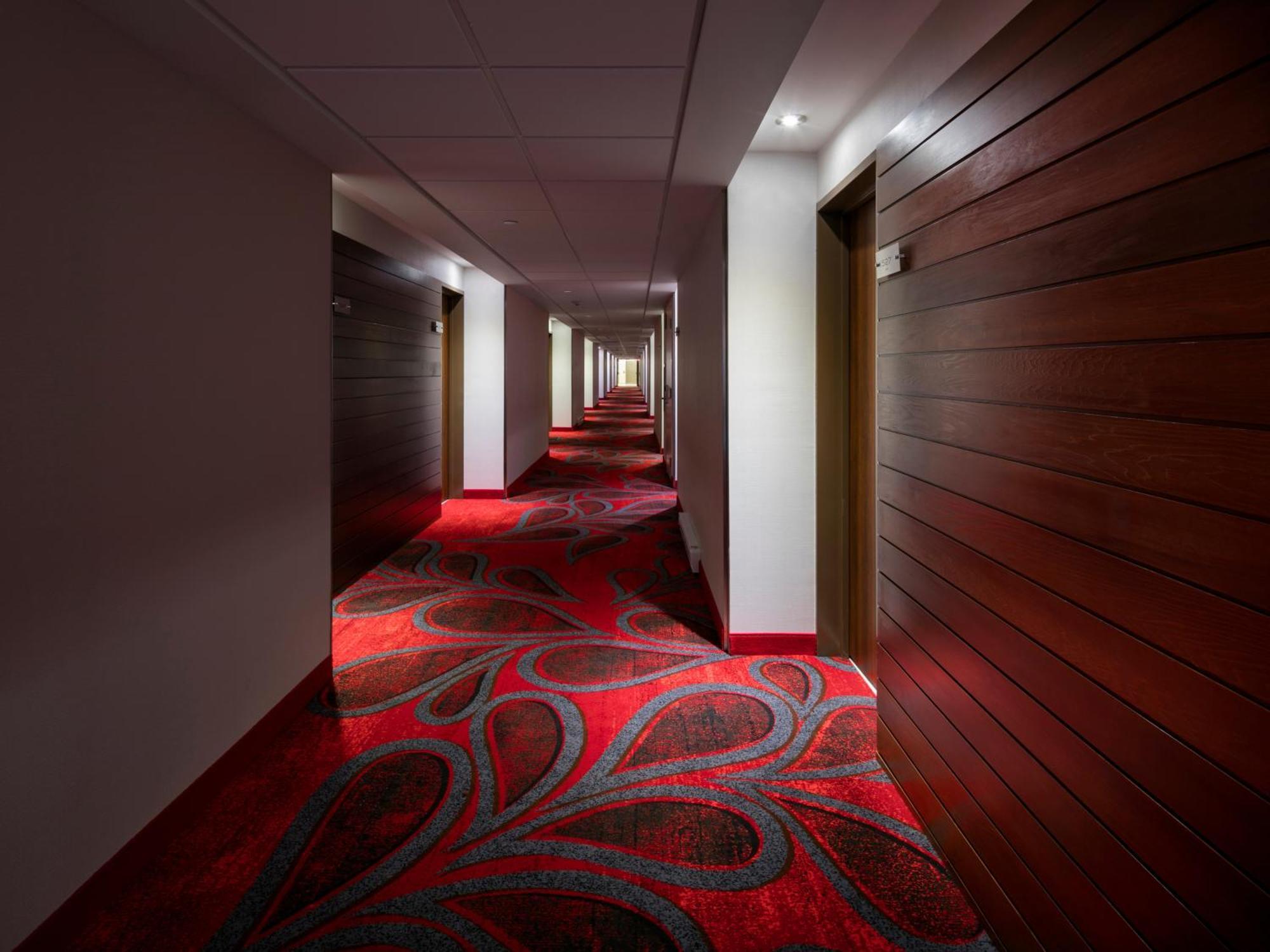 Otl Gouverneur Sherbrooke Exteriér fotografie A corridor at the hotel