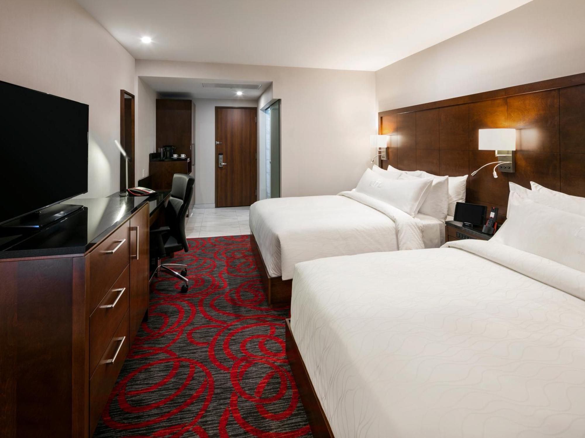 Otl Gouverneur Sherbrooke Exteriér fotografie A guest room at the Hilton Garden Inn in San Francisco